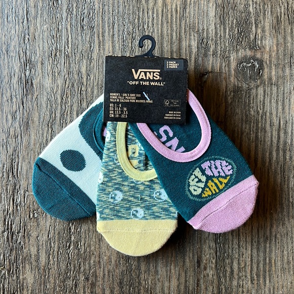 Vans Accessories - Vans no show socks-3 pack. Peace sign/ting yang Women’s/Grls Sz: 1-6. NWT